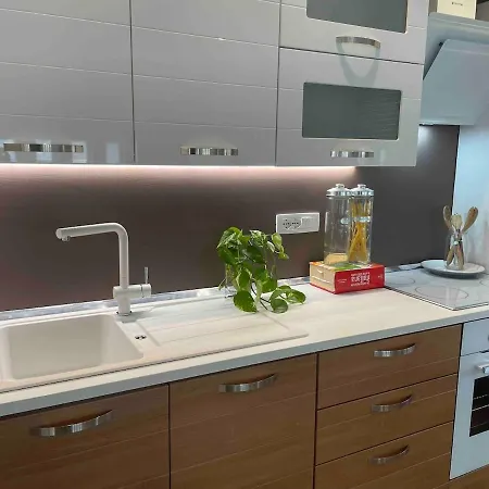 Luxury Spacious Flat With A Lovely Terrace *