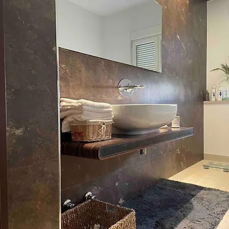 Apartman Luxury Spacious Flat With A Lovely Terrace Tirana